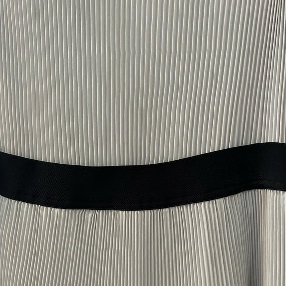 BCBG Maxazria beautiful dress size small in perfect condition - Picture 5 of 9